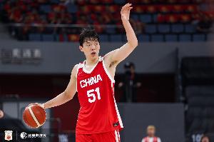 媒体人：杨瀚森先回国 再马上转机飞去拉斯维加斯参加NBA夏联
